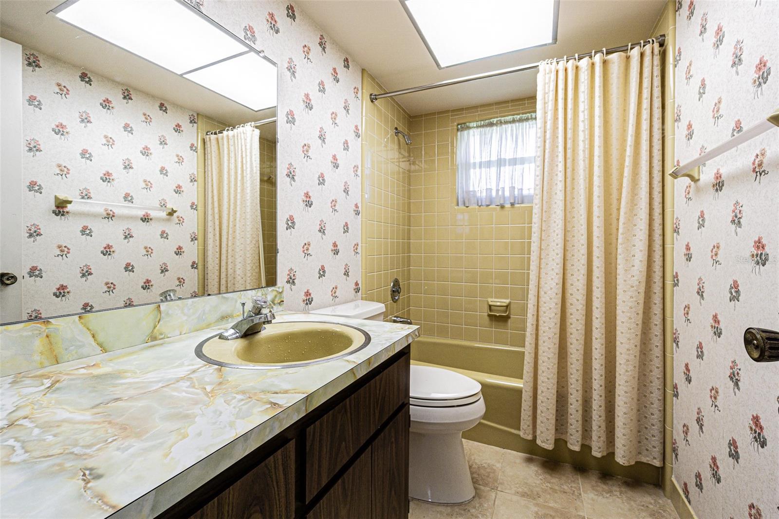 601 RIVIERA BAY DR NE, ST PETERSBURG, FL, 33702