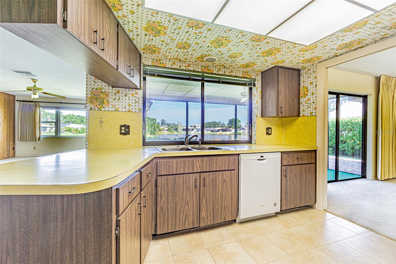 601 RIVIERA BAY DR NE, ST PETERSBURG, FL, 33702