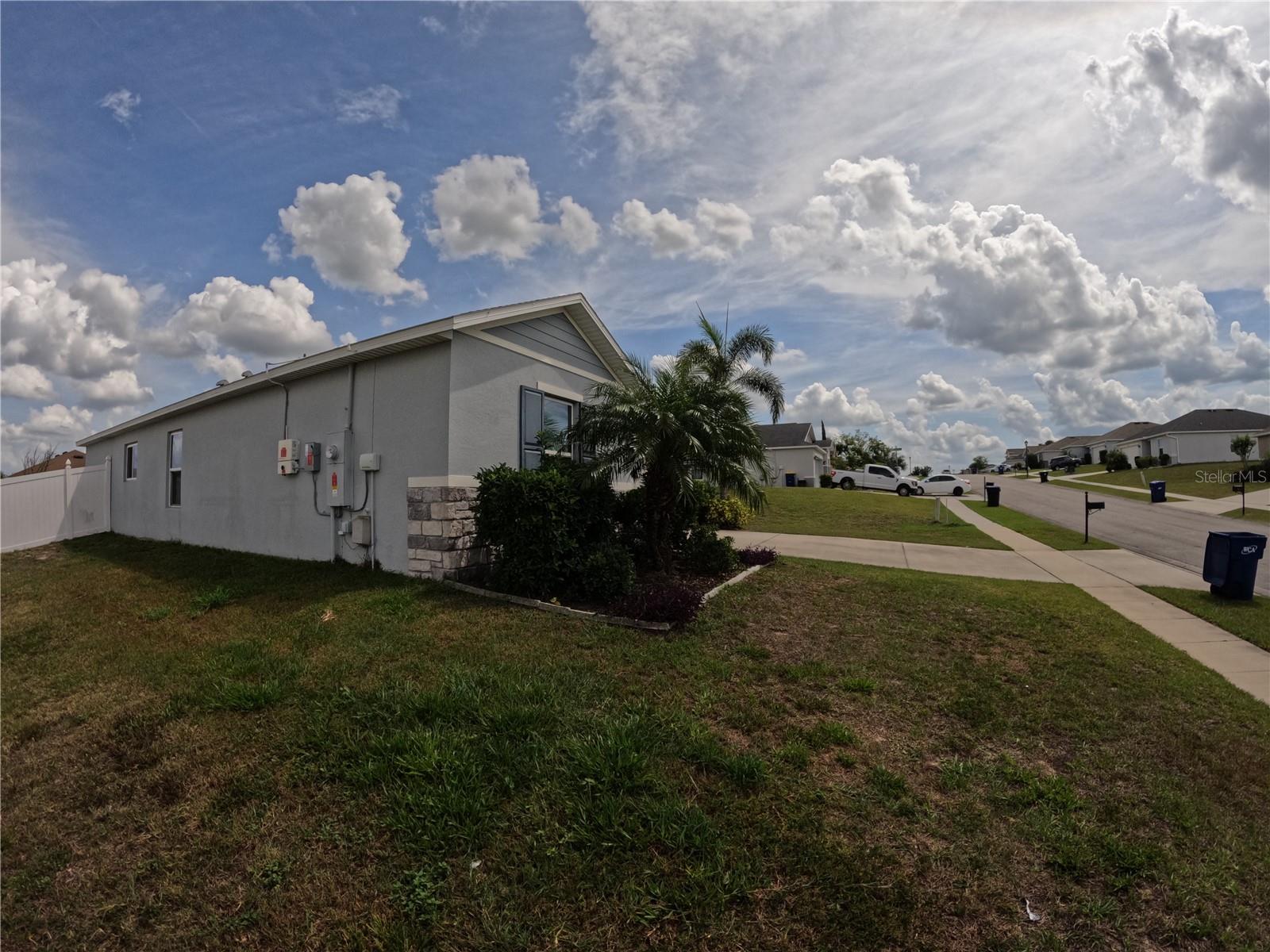 2256 GLADIOLUS LN, MASCOTTE, FL, 34753