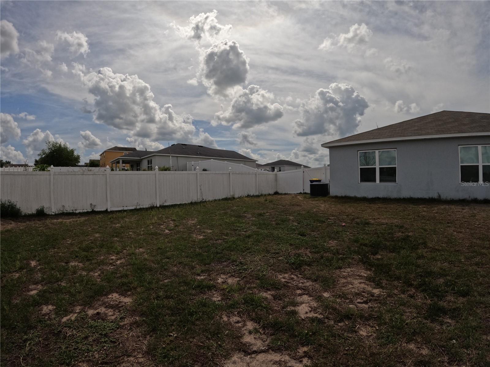 2256 GLADIOLUS LN, MASCOTTE, FL, 34753