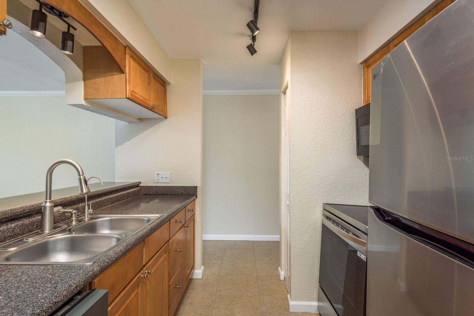 12293 SAILWINDS DR #206, LARGO, FL, 33773