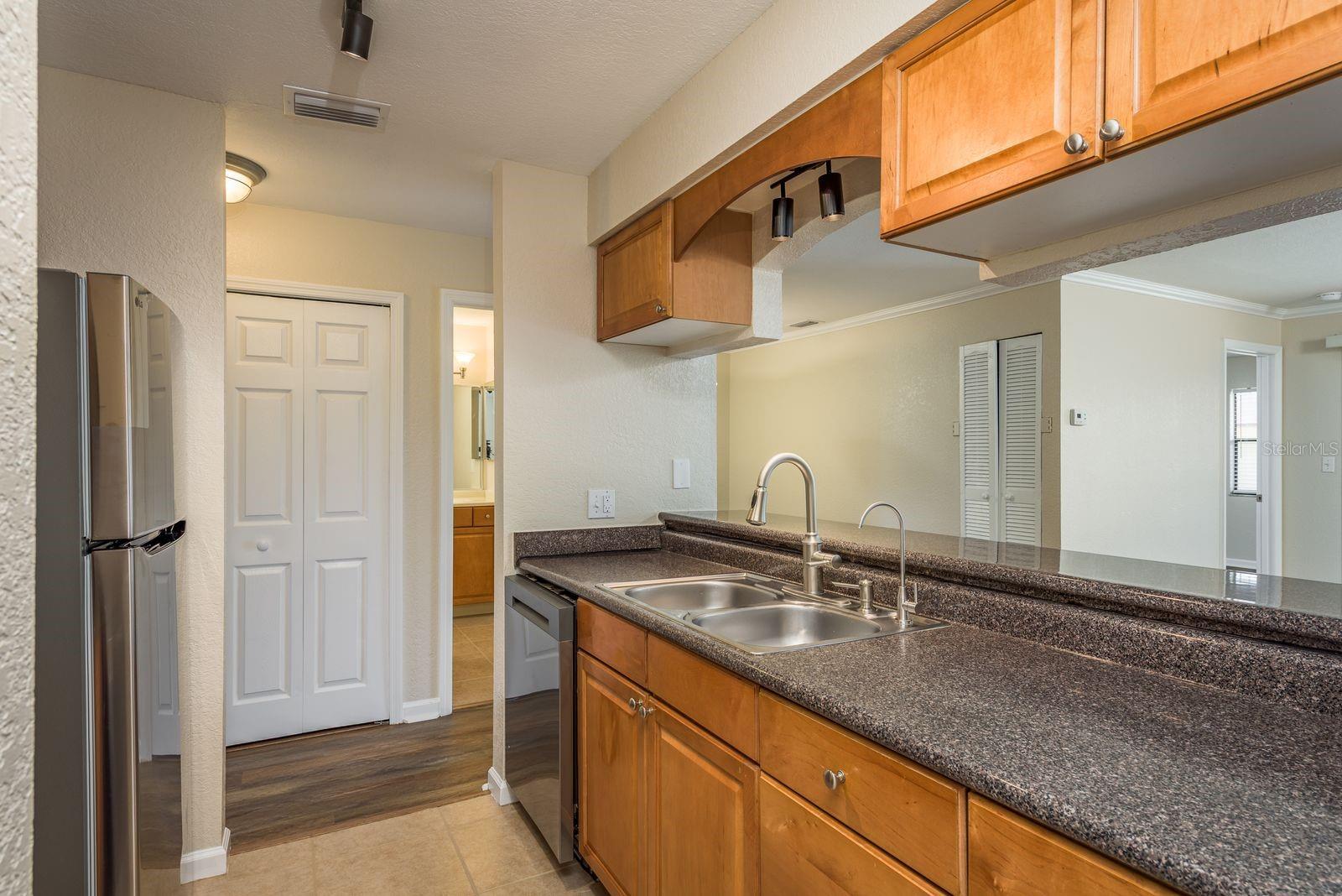 12293 SAILWINDS DR #206, LARGO, FL, 33773