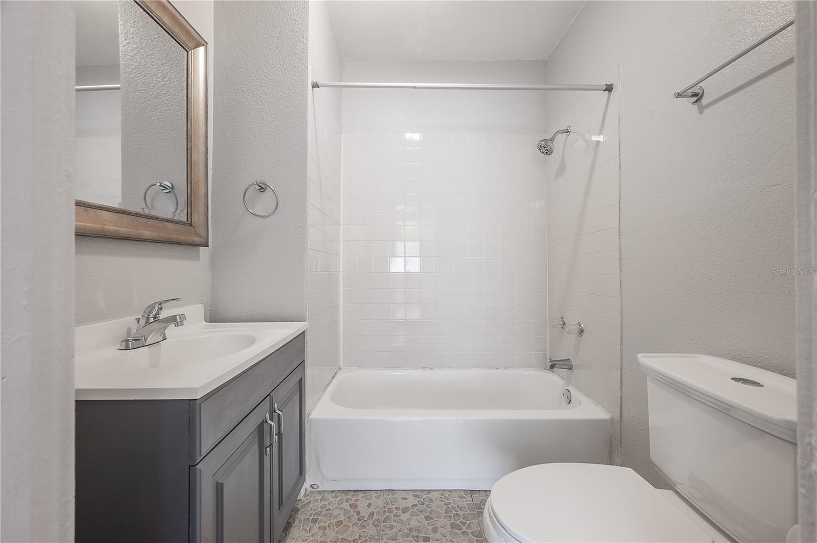 210 W HANNA AVE, TAMPA, FL, 33604