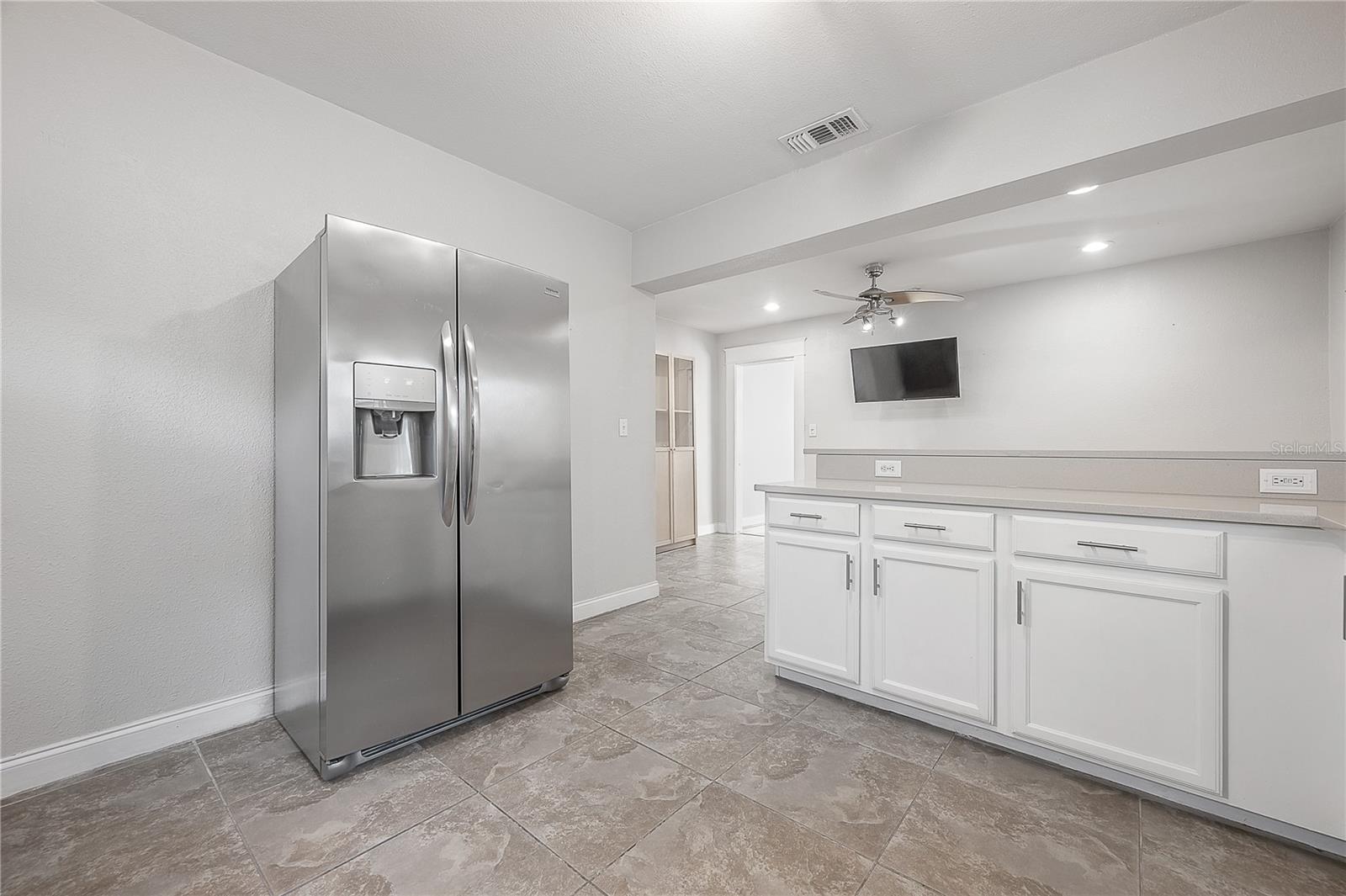 210 W HANNA AVE, TAMPA, FL, 33604