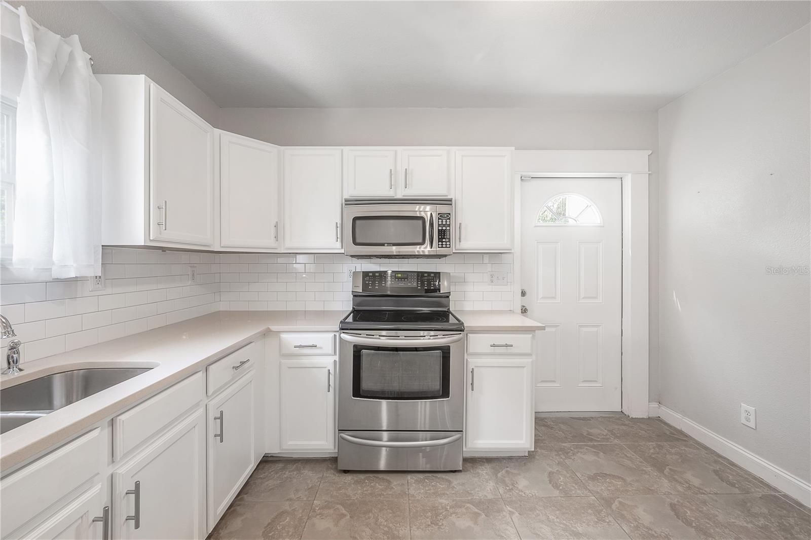 210 W HANNA AVE, TAMPA, FL, 33604