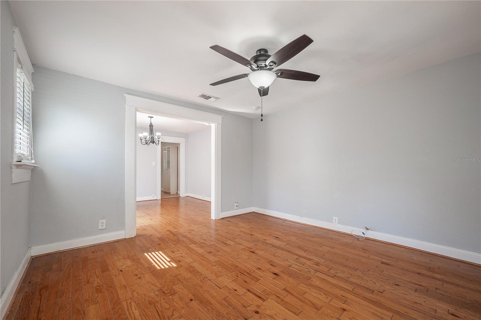 210 W HANNA AVE, TAMPA, FL, 33604