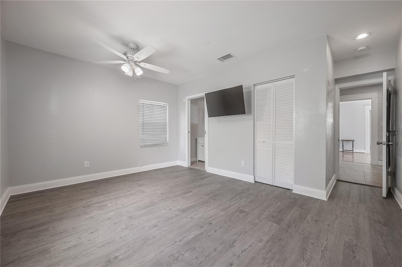 210 W HANNA AVE, TAMPA, FL, 33604