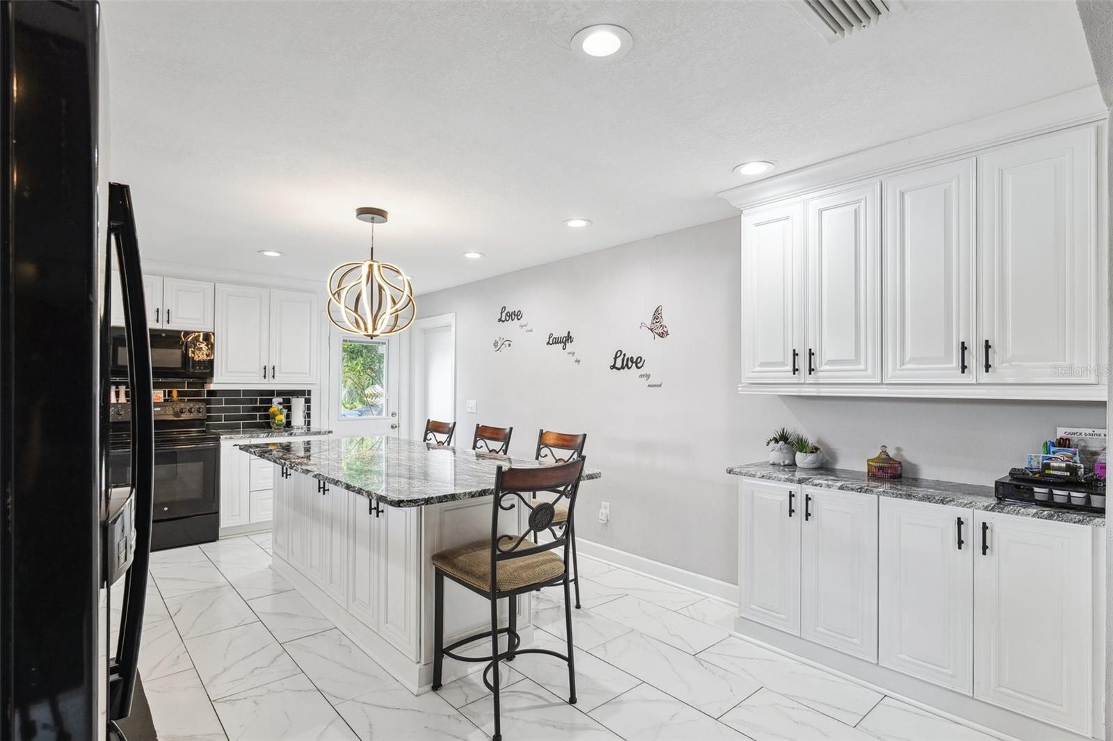 17301 ESTES RD, LUTZ, FL, 33548