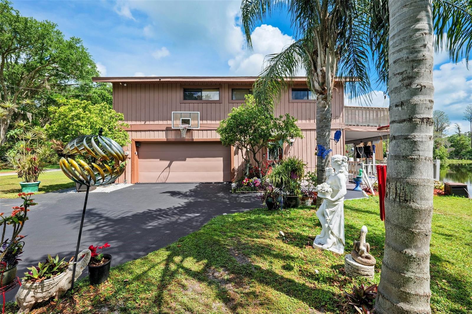 17301 ESTES RD, LUTZ, FL, 33548