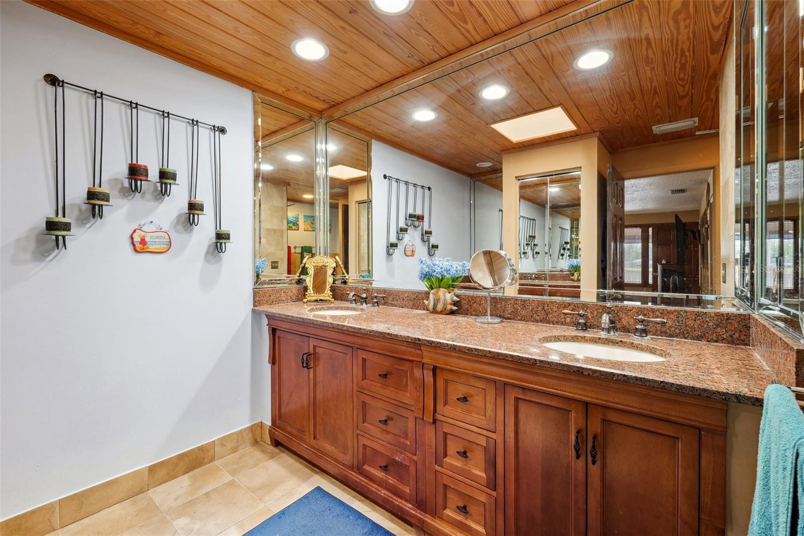 17301 ESTES RD, LUTZ, FL, 33548