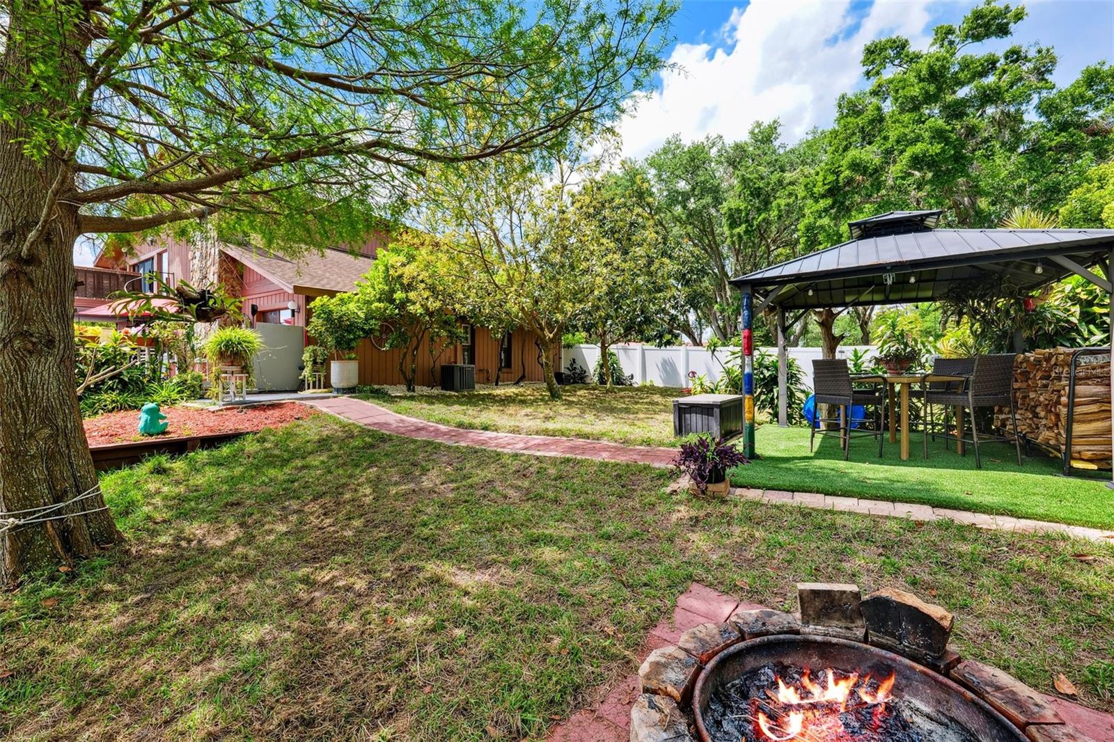 17301 ESTES RD, LUTZ, FL, 33548
