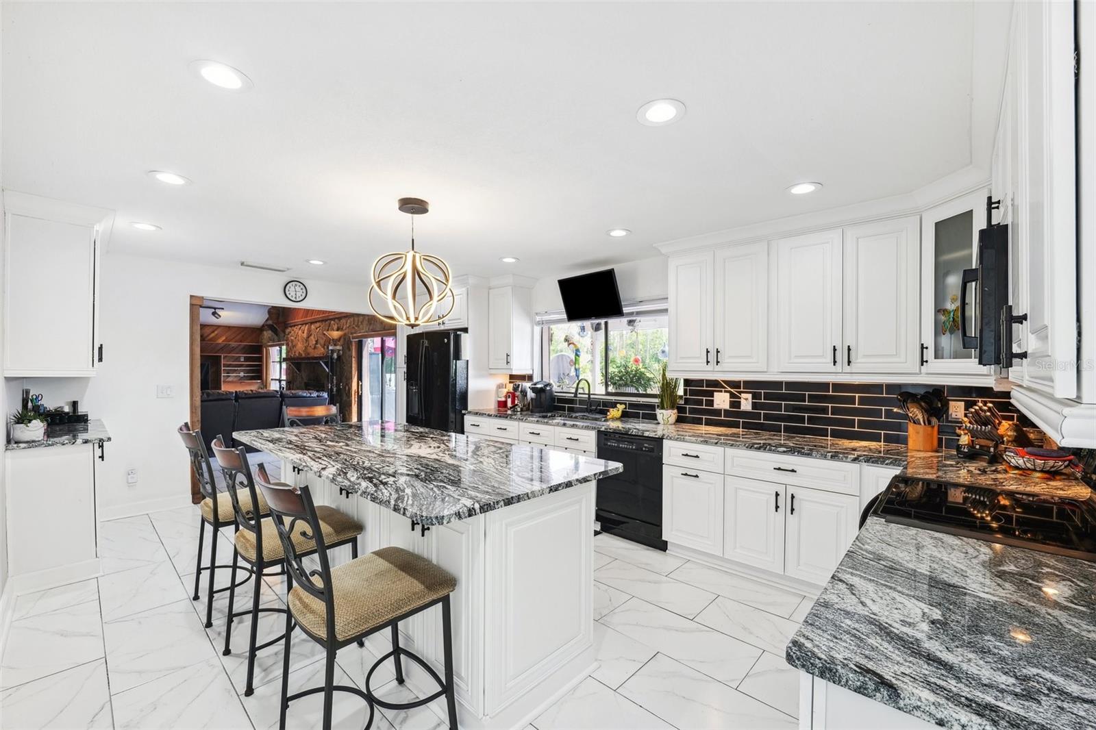 17301 ESTES RD, LUTZ, FL, 33548
