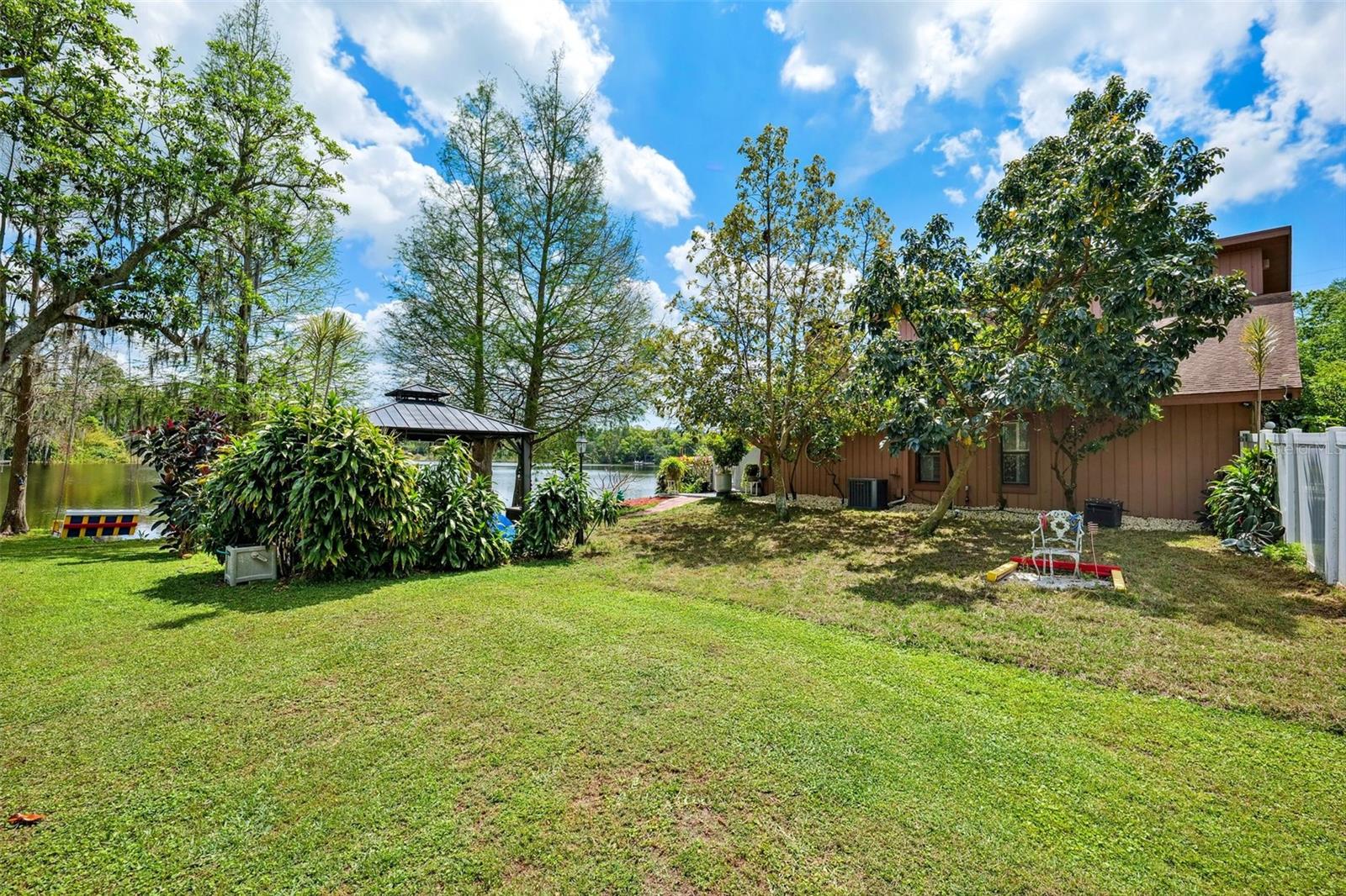 17301 ESTES RD, LUTZ, FL, 33548