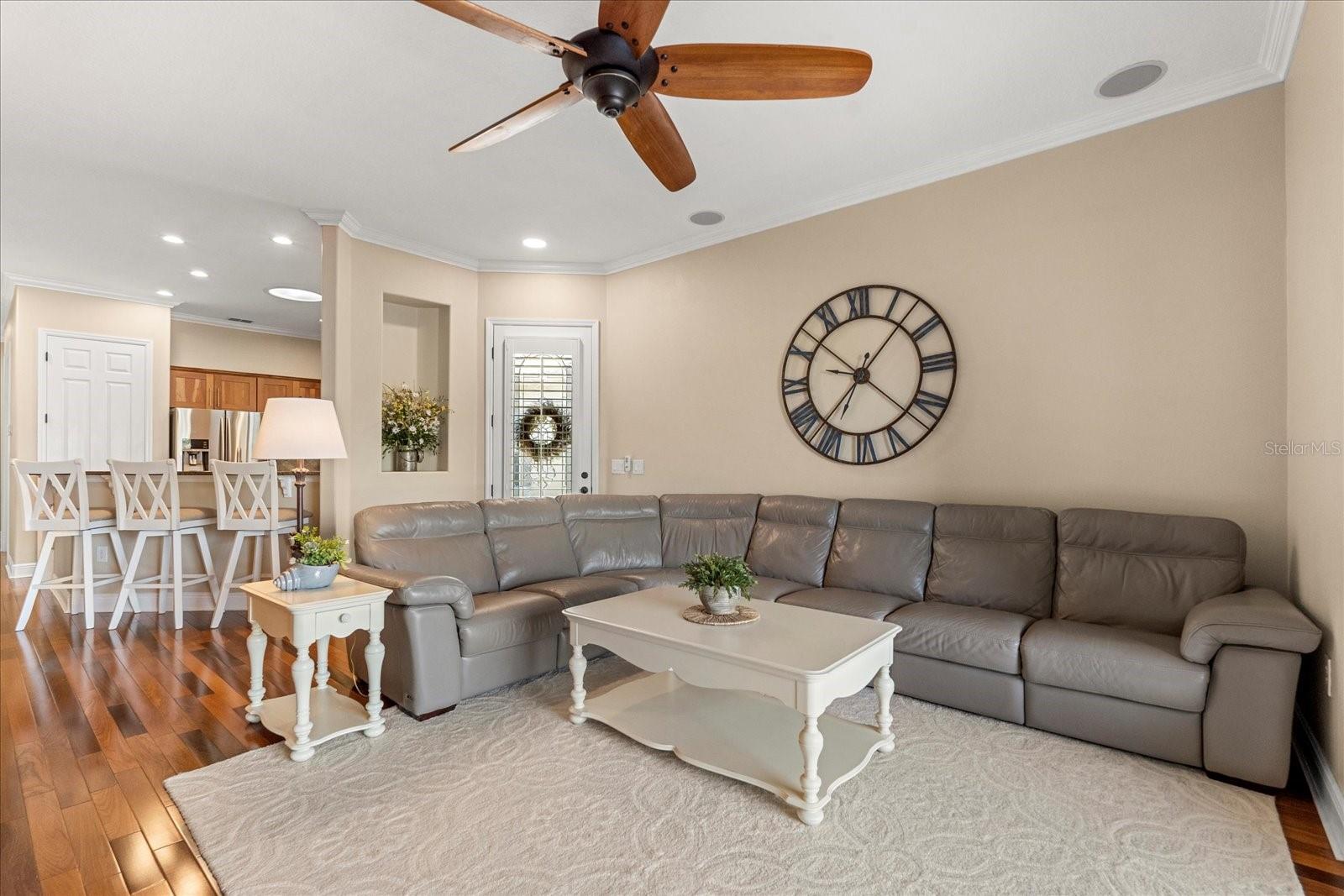 122 LOWER LAKE CT, DEBARY, FL, 32713