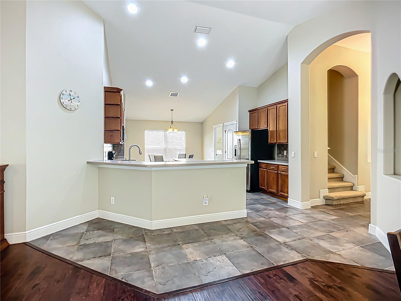 6812 GUILFORD BRIDGE DR, APOLLO BEACH, FL, 33572