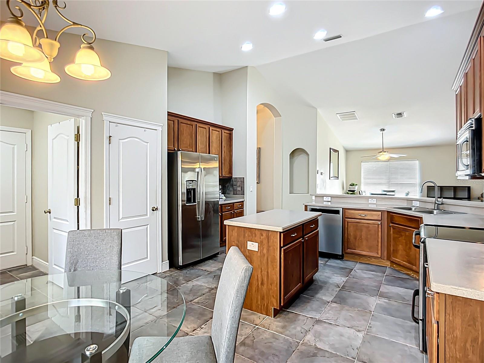6812 GUILFORD BRIDGE DR, APOLLO BEACH, FL, 33572