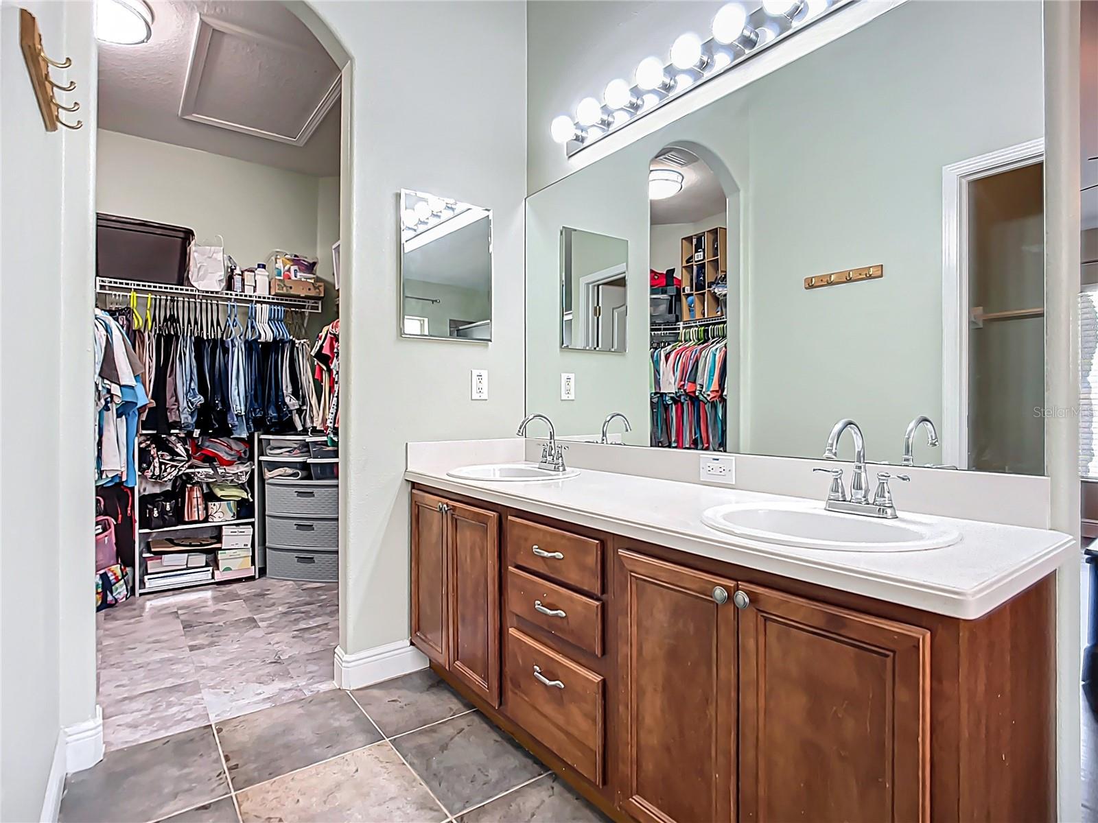 6812 GUILFORD BRIDGE DR, APOLLO BEACH, FL, 33572