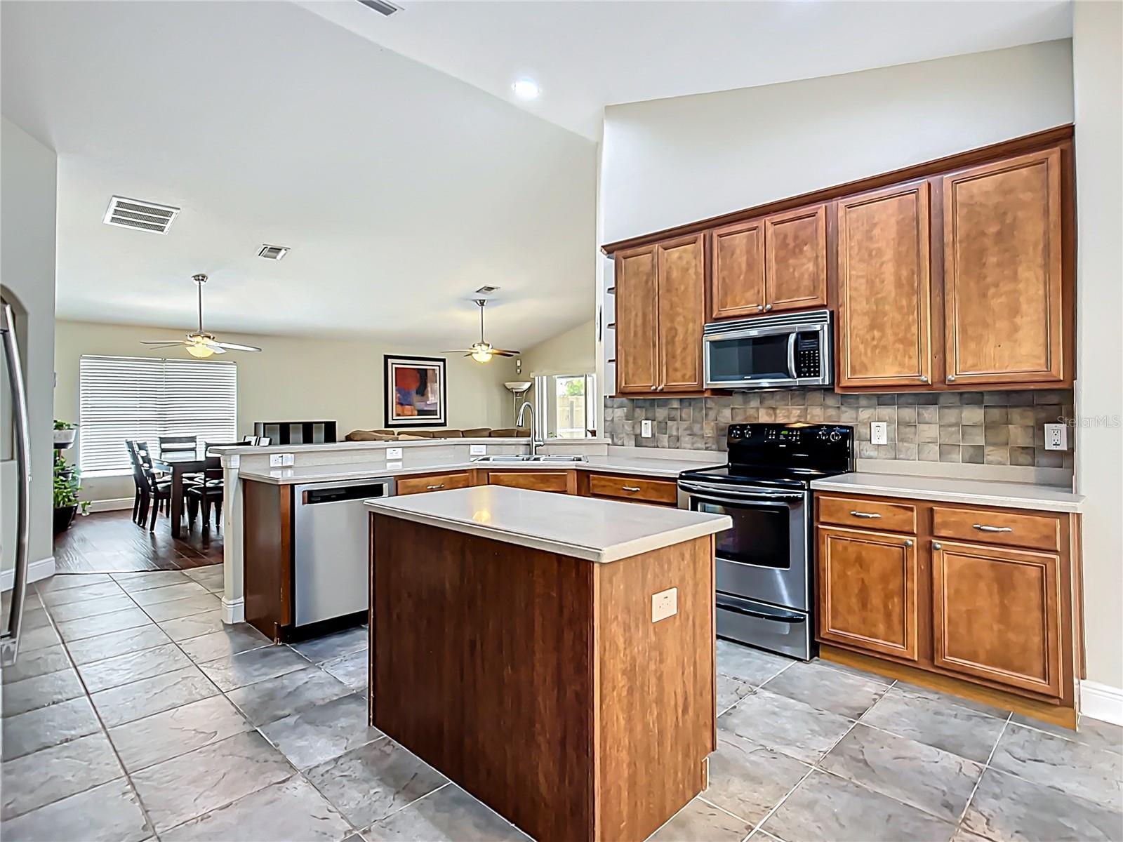 6812 GUILFORD BRIDGE DR, APOLLO BEACH, FL, 33572