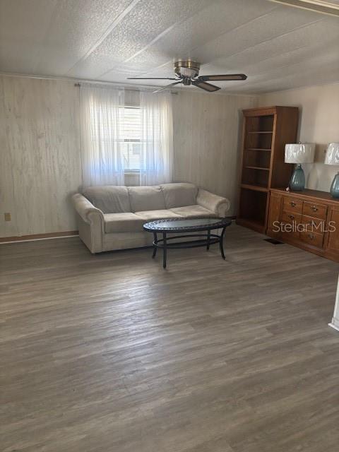 2066 MONTCLAIR RD, LEESBURG, FL, 34748