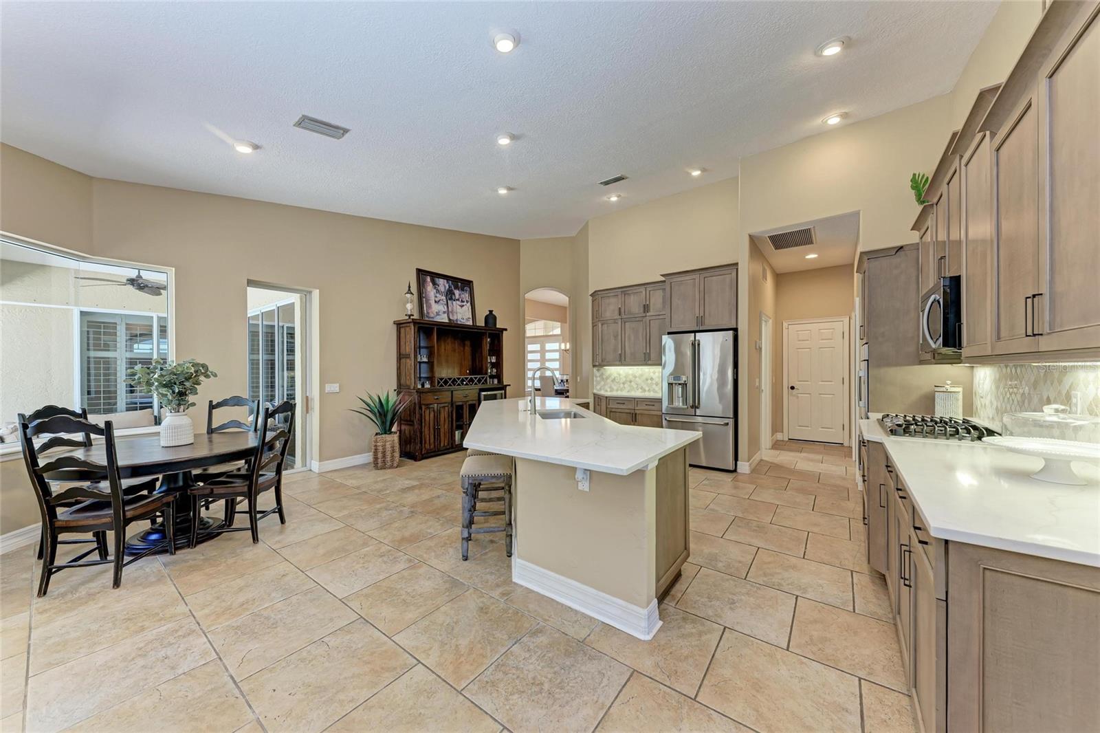 A4647335 Property Photo