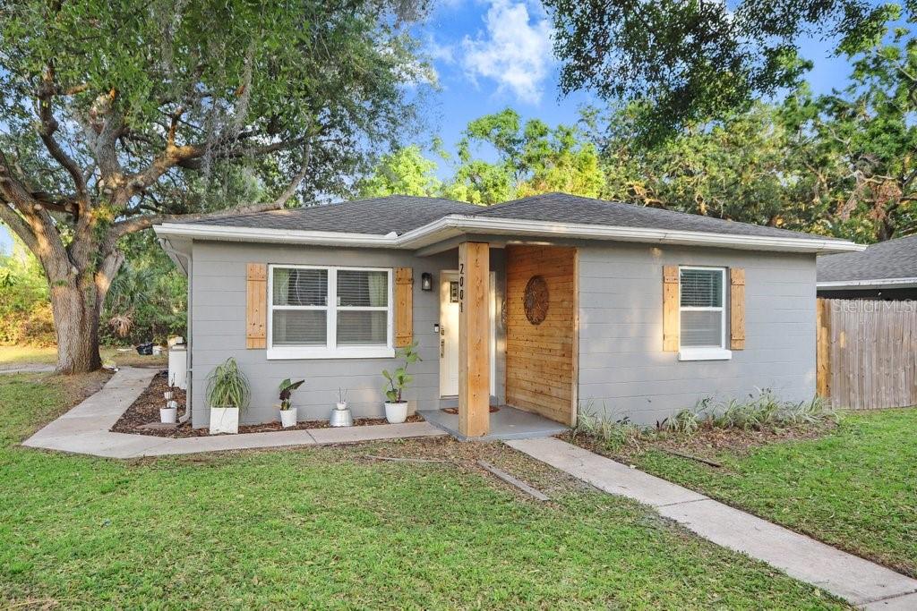 2001 E IDLEWILD AVE, TAMPA, FL, 33610