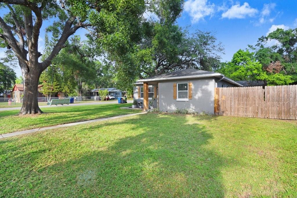 2001 E IDLEWILD AVE, TAMPA, FL, 33610