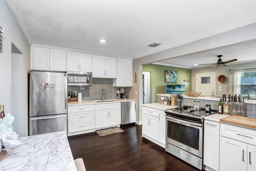 2001 E IDLEWILD AVE, TAMPA, FL, 33610