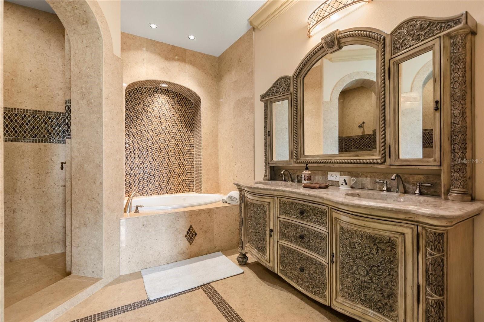 O6296135 Property Photo