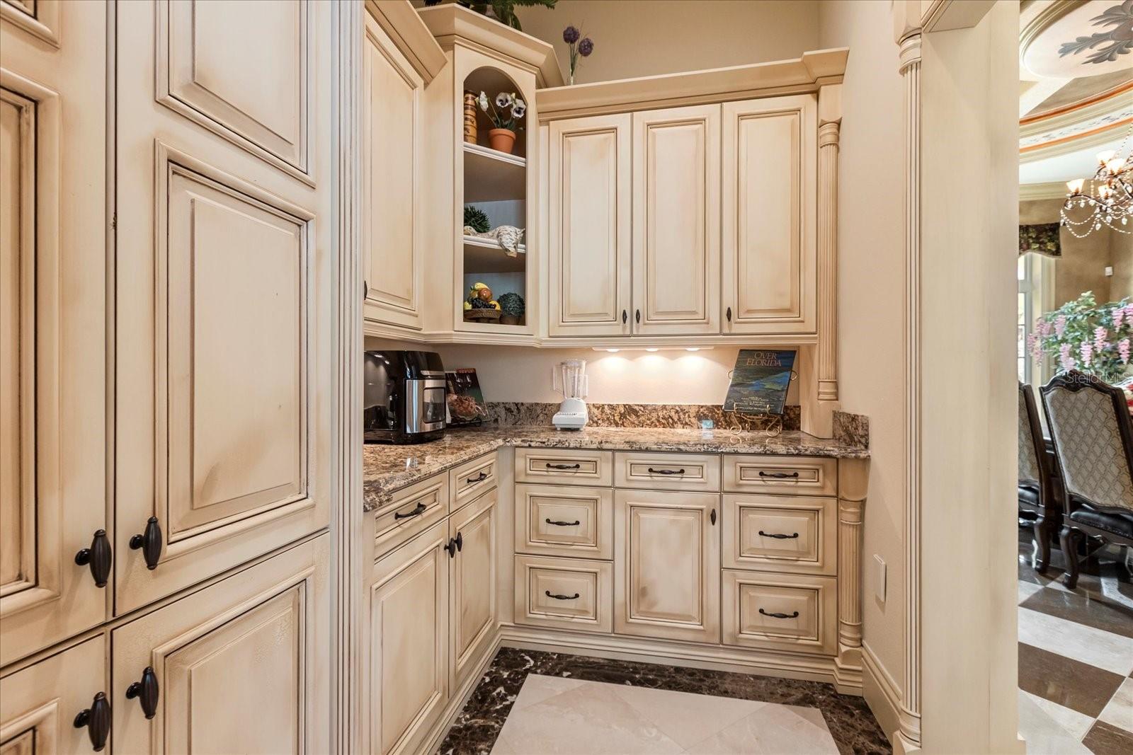 O6296135 Property Photo