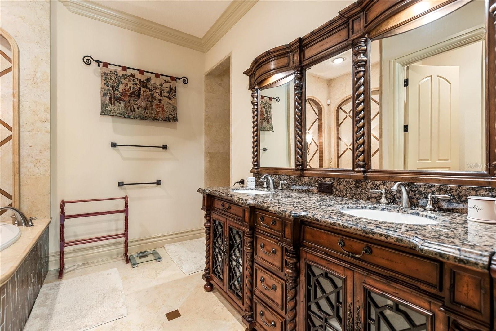 O6296135 Property Photo