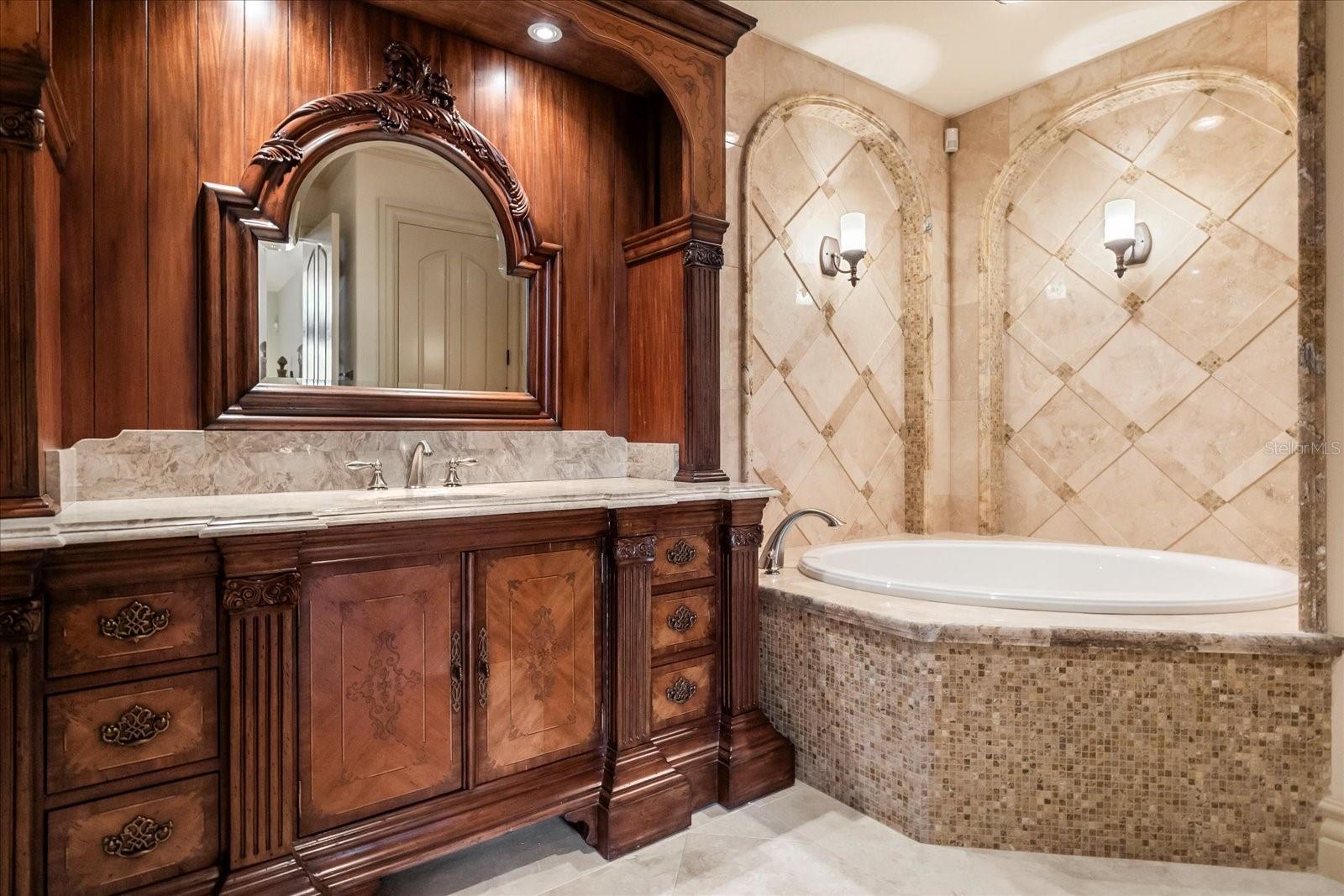 O6296135 Property Photo