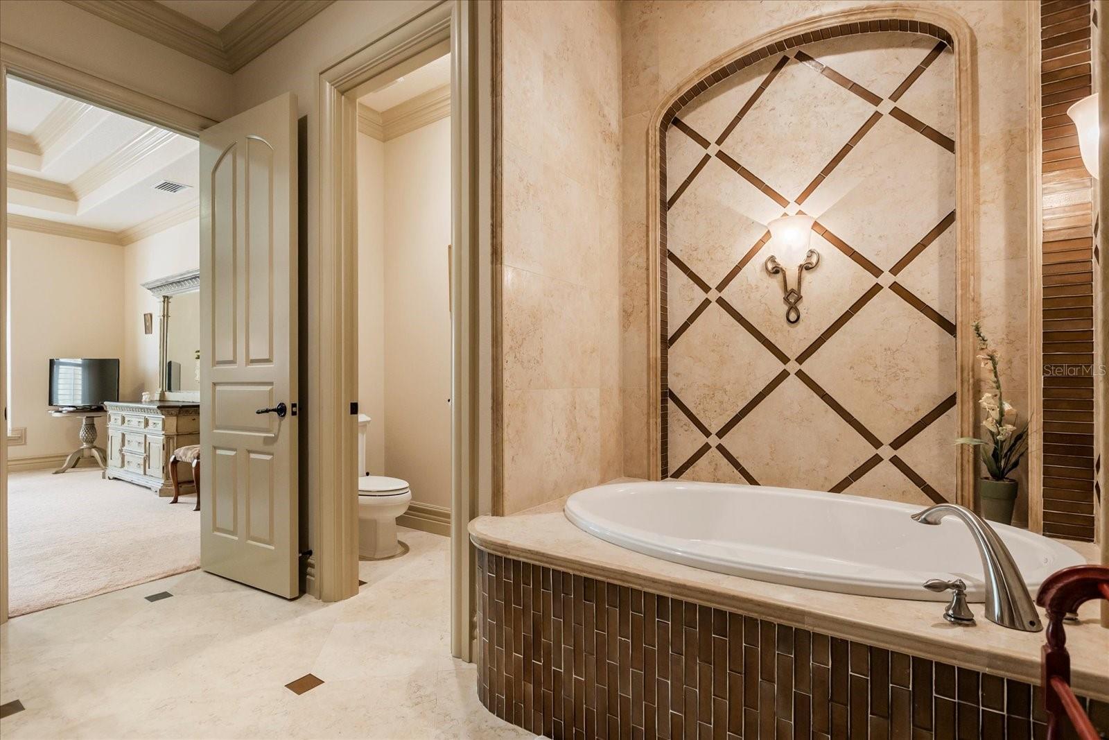 O6296135 Property Photo