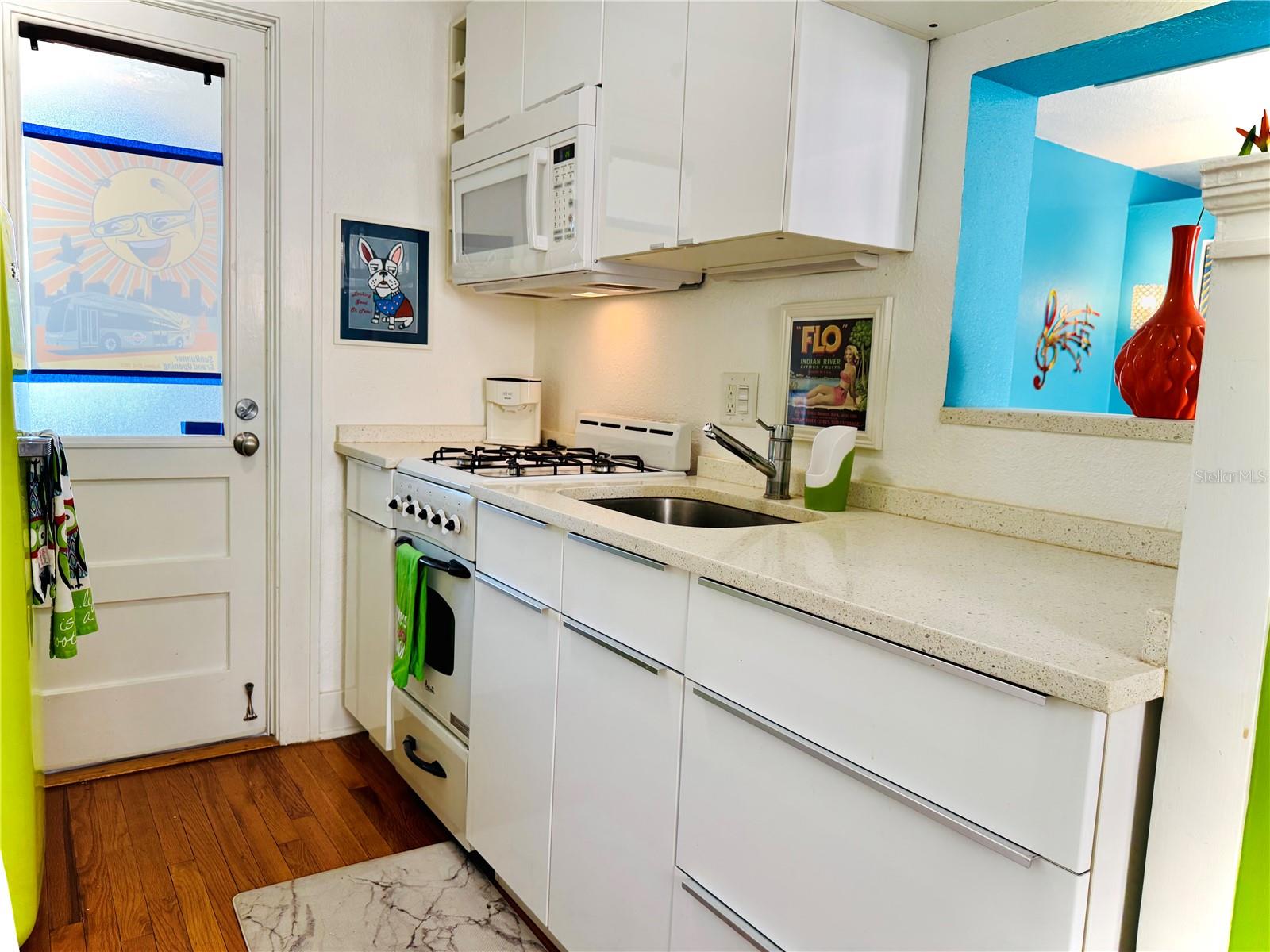 130 4TH AVE N #608, ST PETERSBURG, FL, 33701