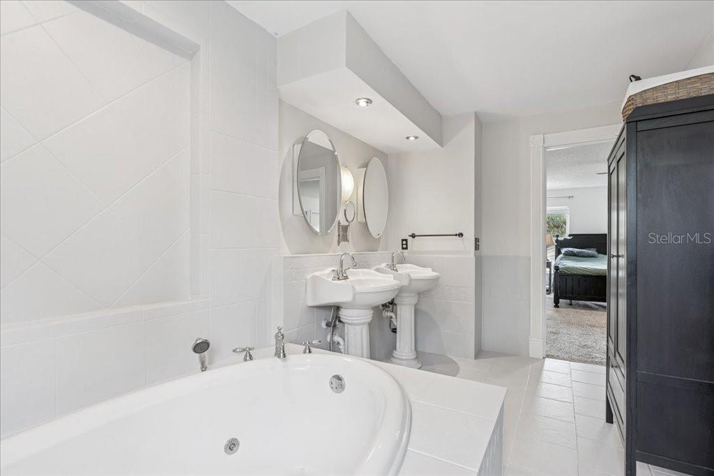 24 PINELYNN DR, PALM COAST, FL, 32164