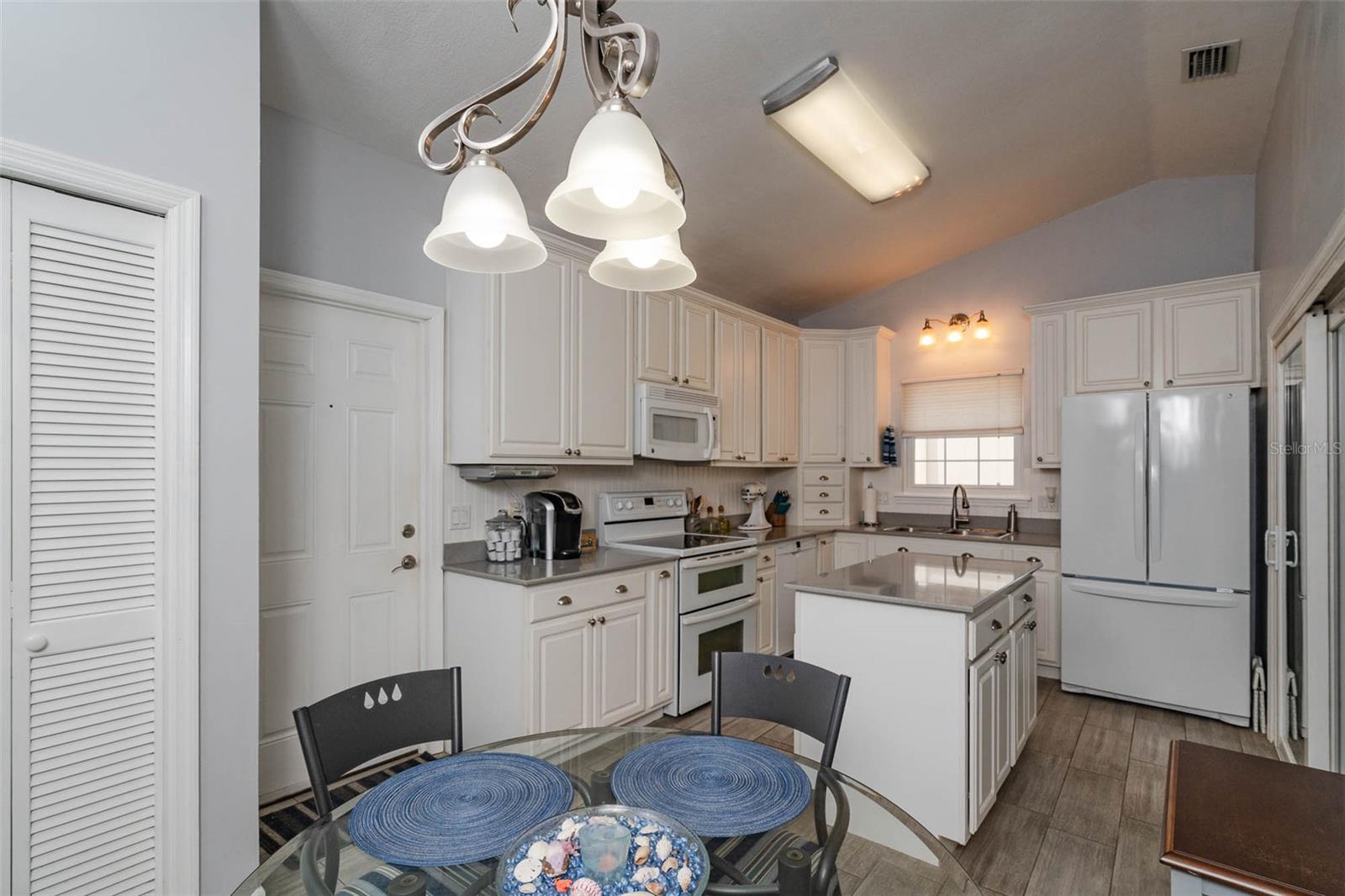735 OAK TER, ORANGE CITY, FL, 32763