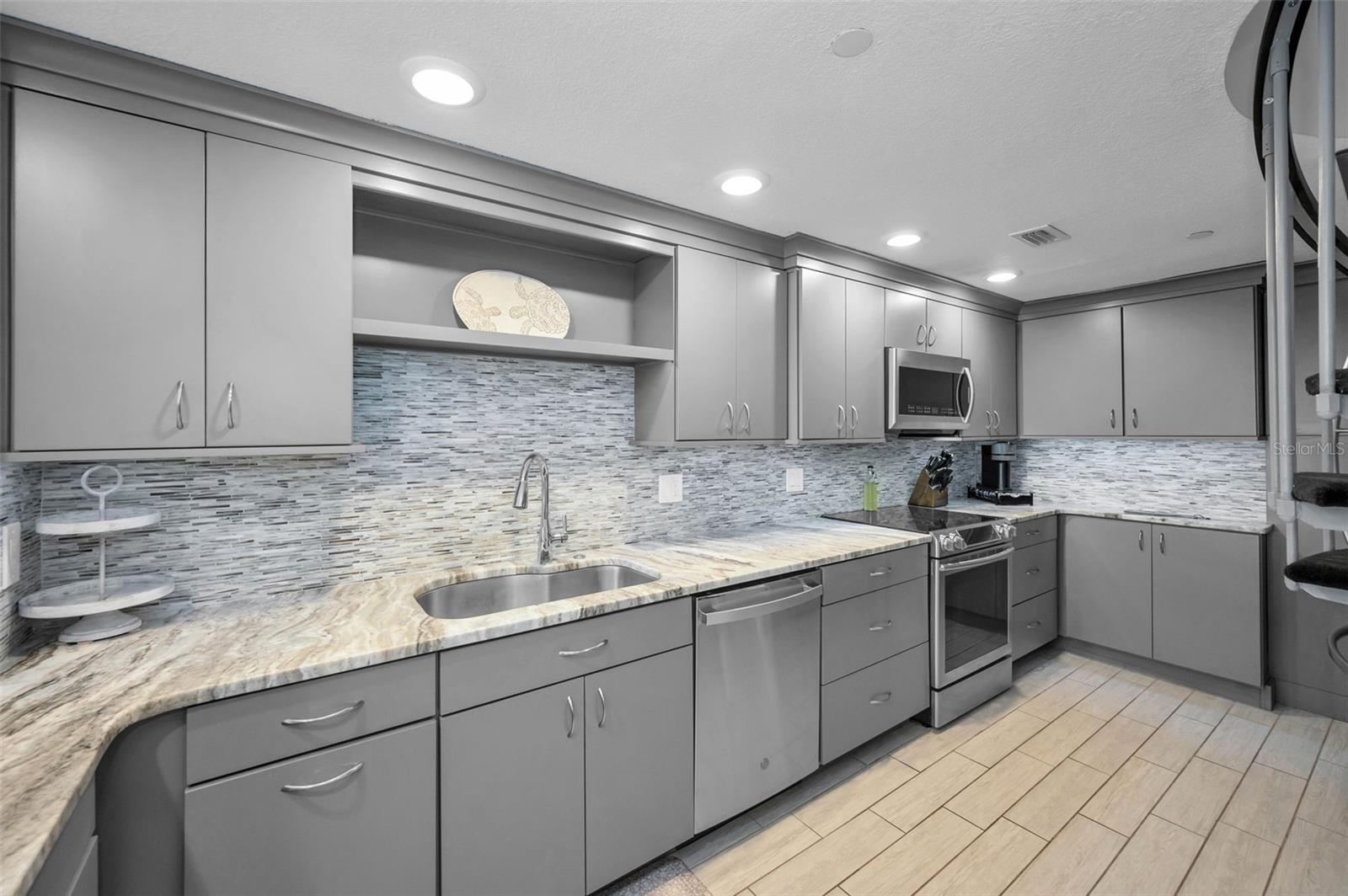 19700 GULF BLVD #403, INDIAN SHORES, FL, 33785