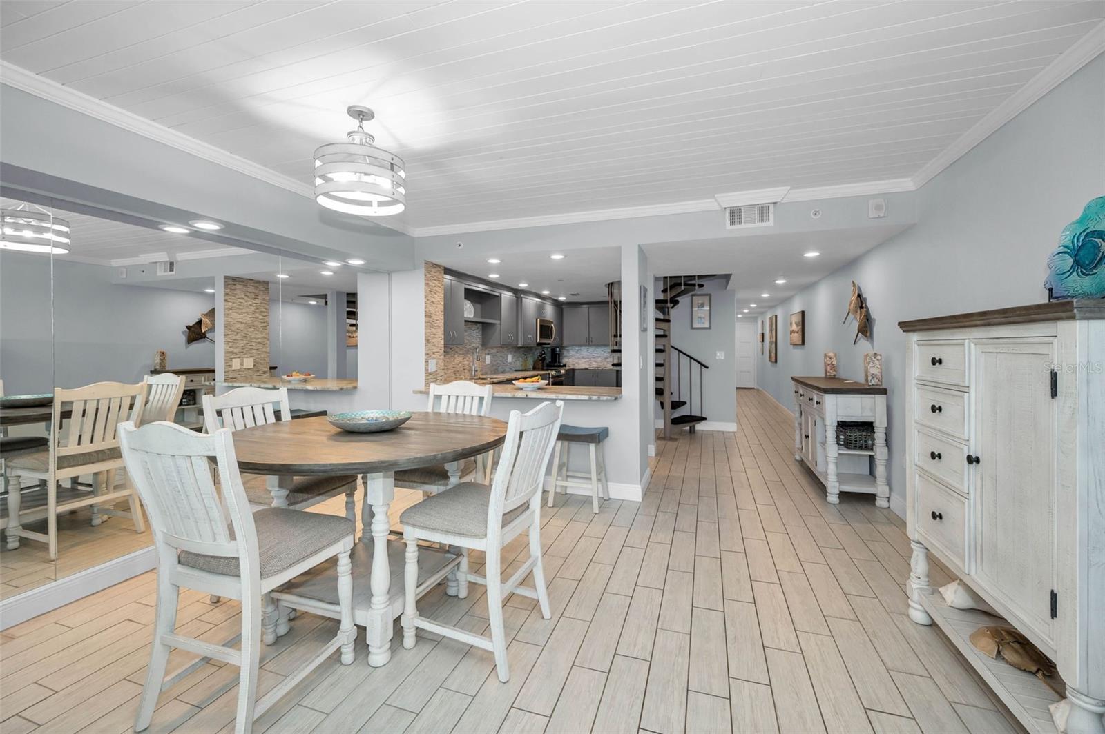 19700 GULF BLVD #403, INDIAN SHORES, FL, 33785