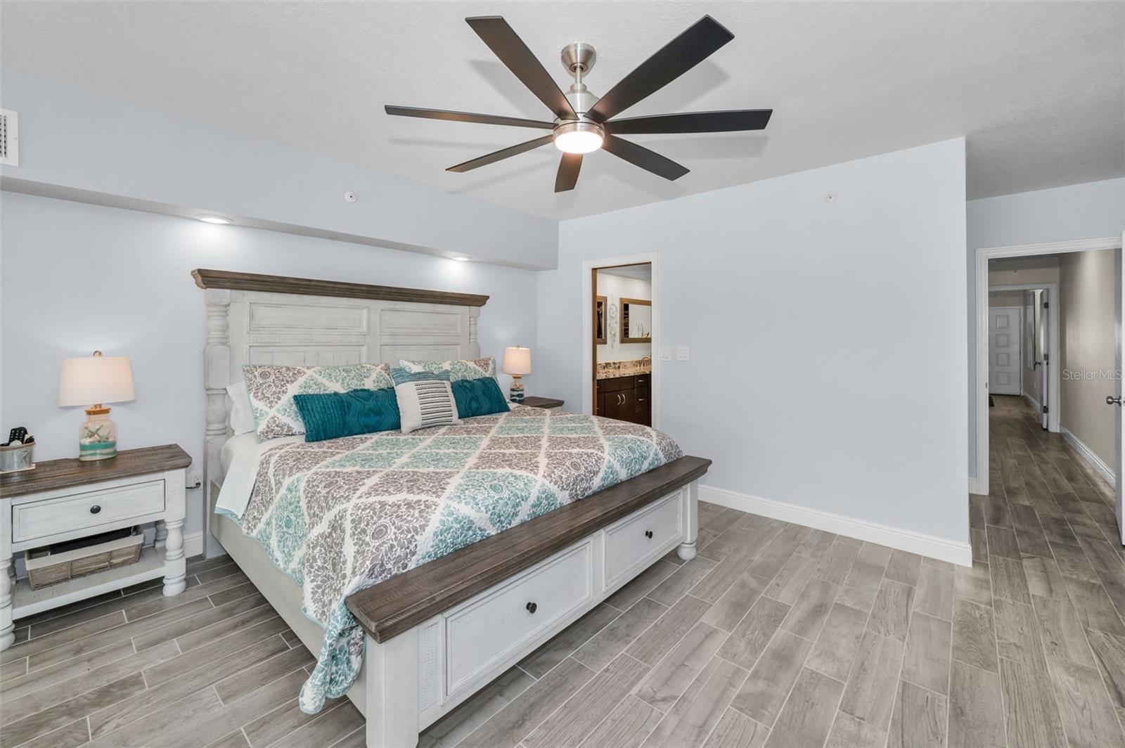 19700 GULF BLVD #403, INDIAN SHORES, FL, 33785