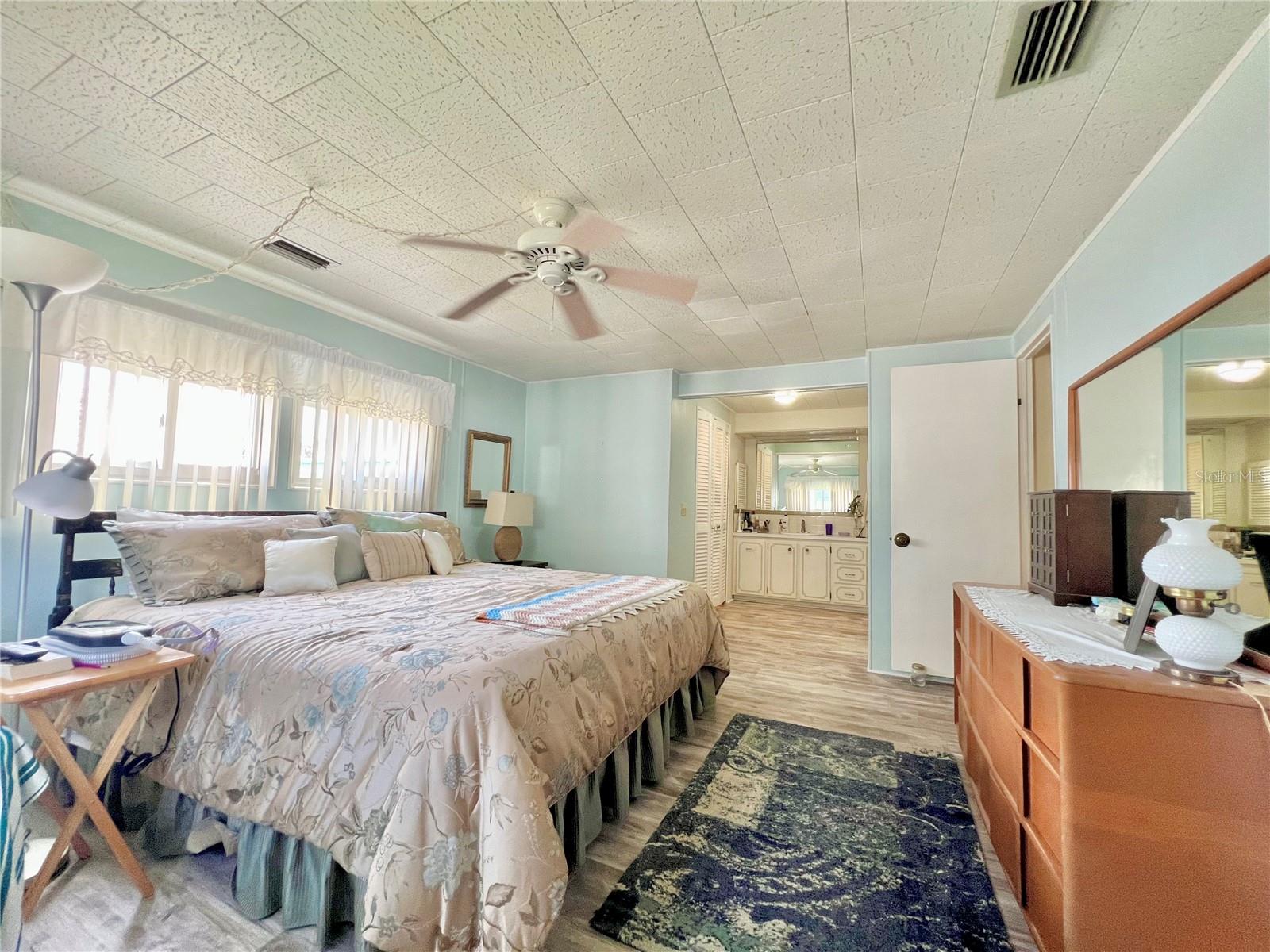 1100 BELCHER RD S #523, LARGO, FL, 33771