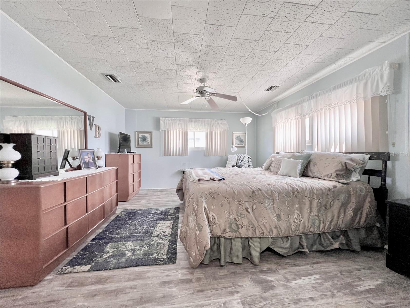 1100 BELCHER RD S #523, LARGO, FL, 33771