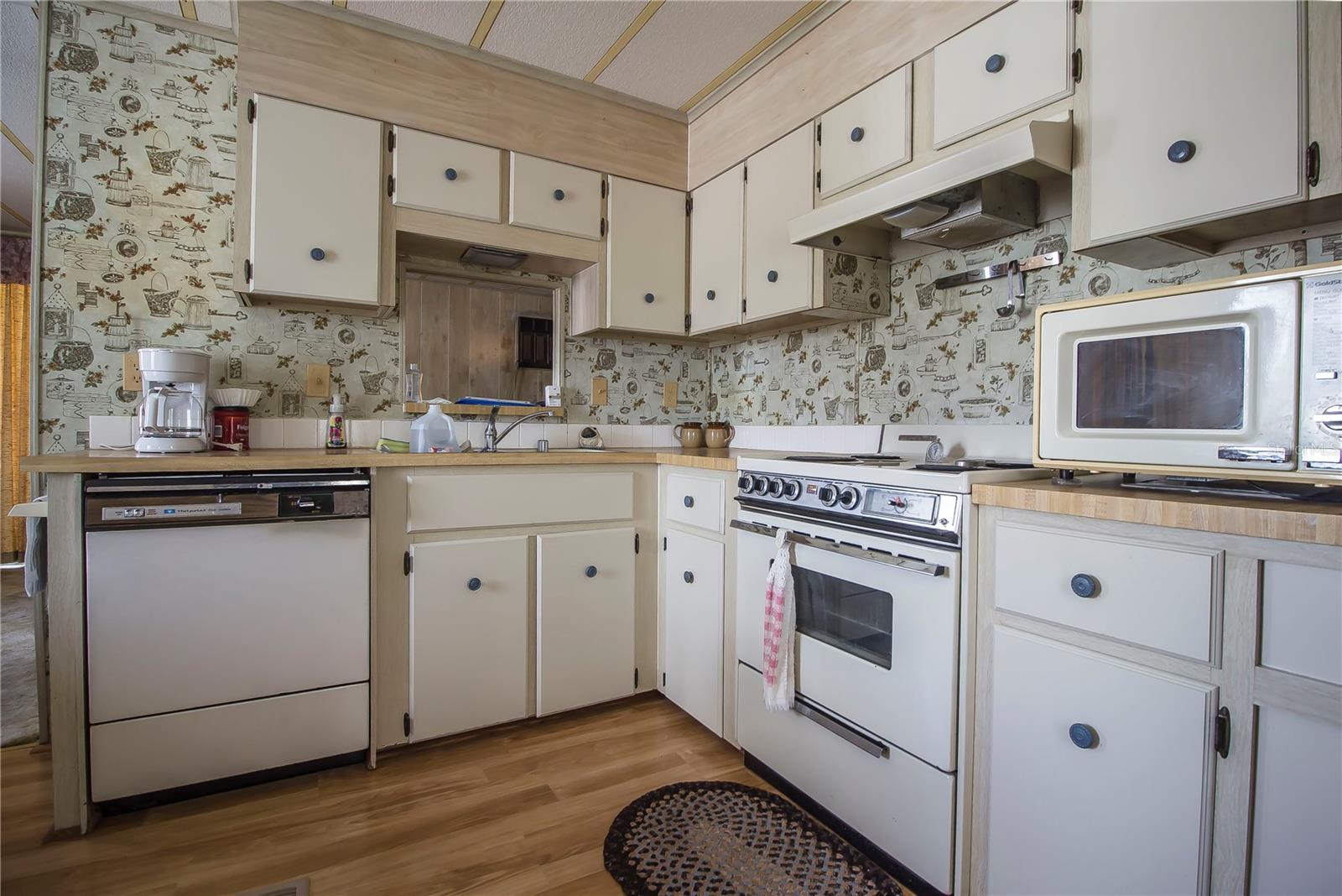 846 OAKWOOD DR, TARPON SPRINGS, FL, 34689