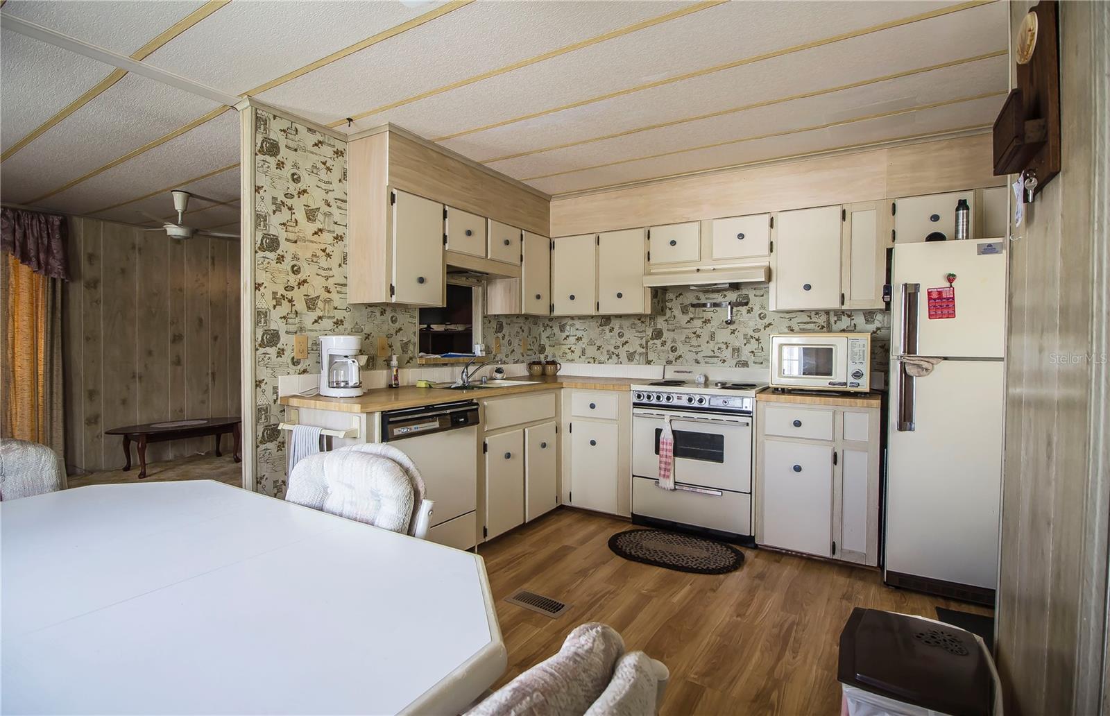 846 OAKWOOD DR, TARPON SPRINGS, FL, 34689