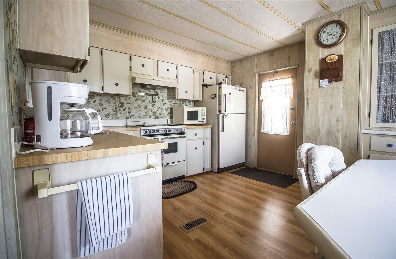 846 OAKWOOD DR, TARPON SPRINGS, FL, 34689