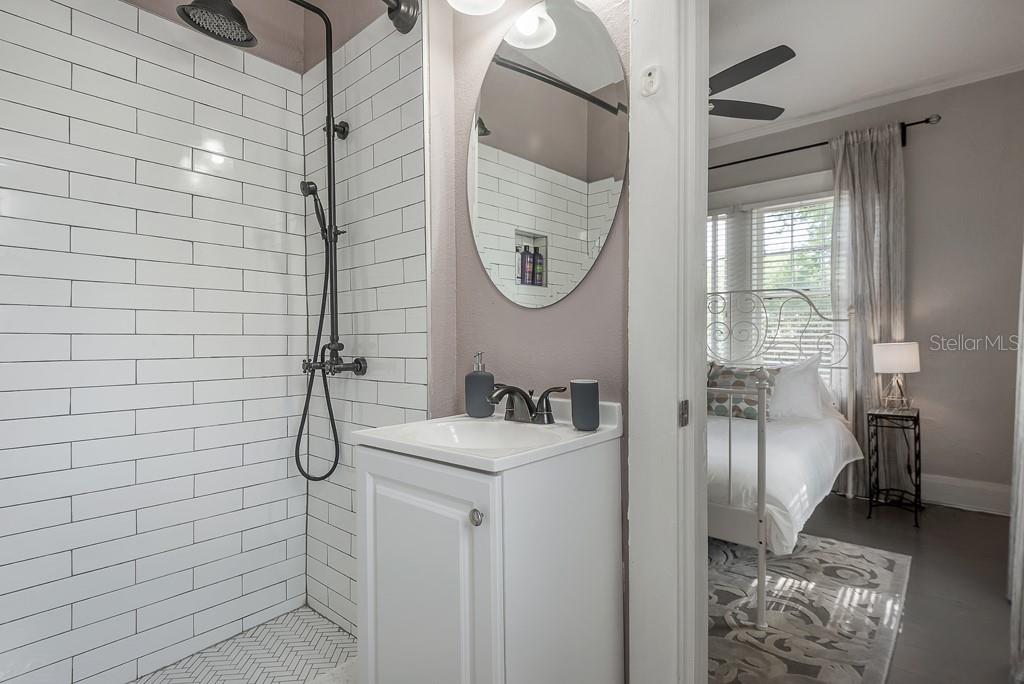 503 W IDLEWILD AVE, TAMPA, FL, 33604