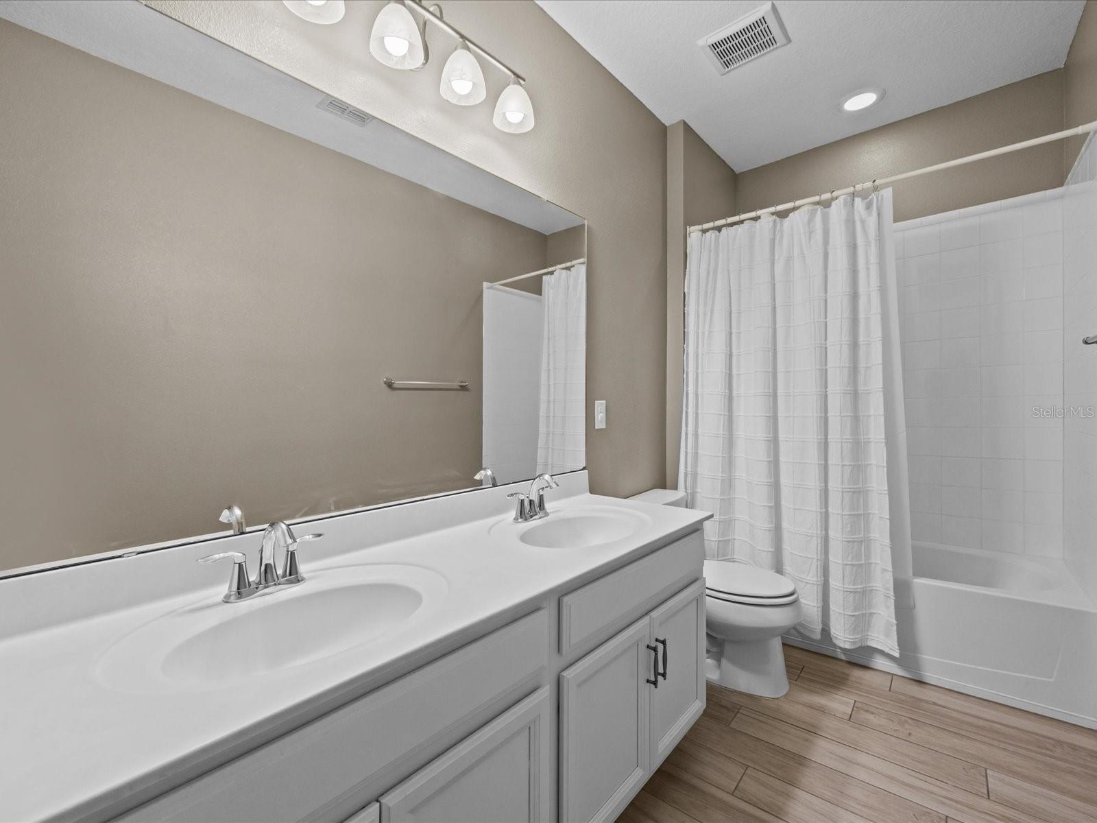 199 VERDE WAY, DEBARY, FL, 32713