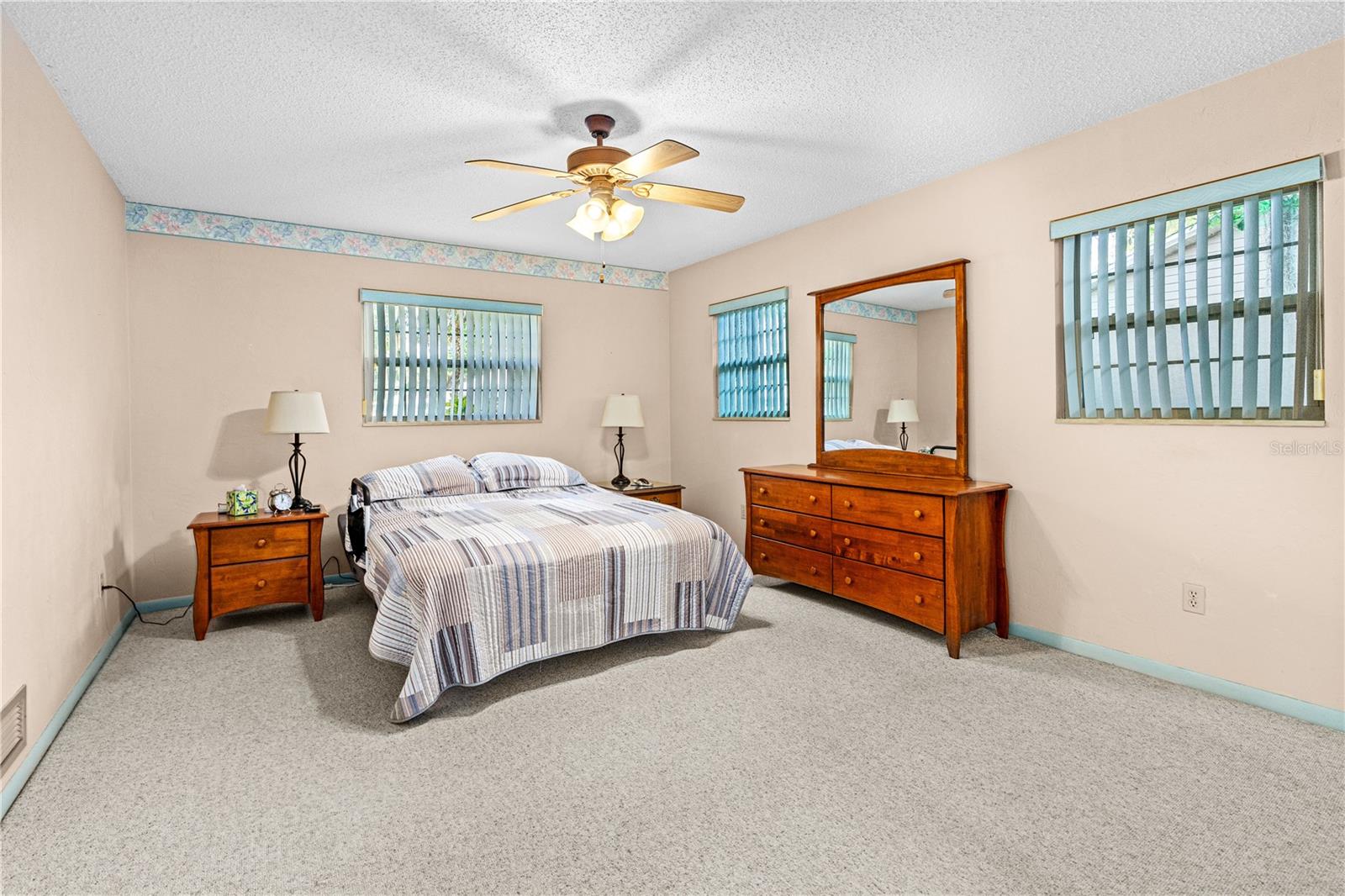 3016 MANGO TREE DR, EDGEWATER, FL, 32141