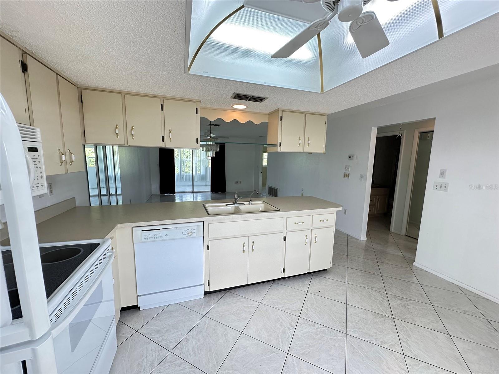 12541 DEARBORN DR #B, HUDSON, FL, 34667