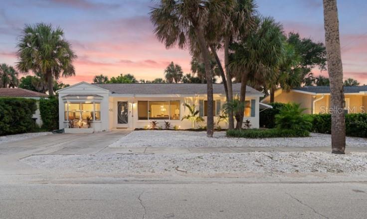 840 MANDALAY AVE, CLEARWATER BEACH, FL, 33767