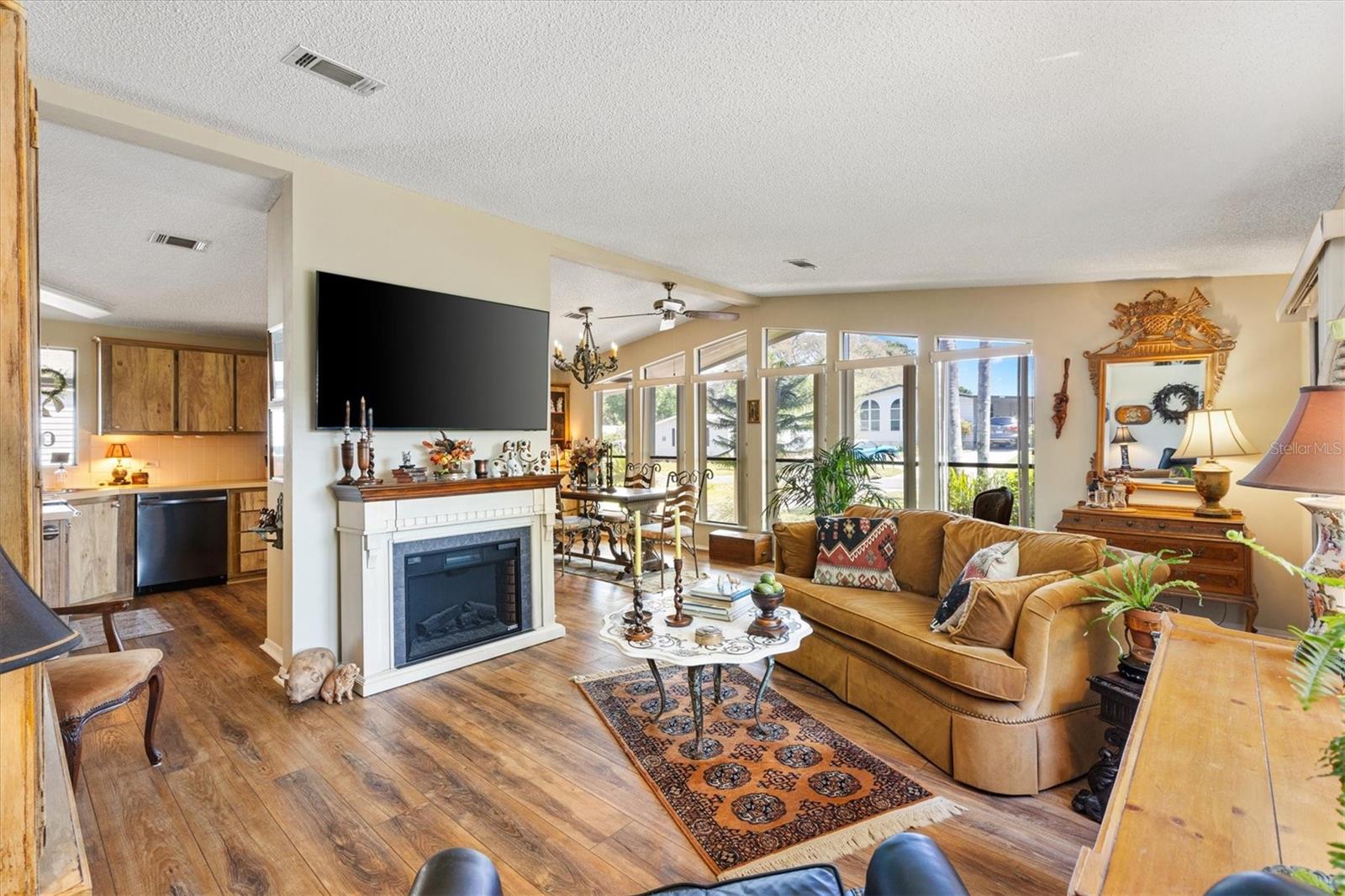 1639 W SCHWARTZ BLVD, THE VILLAGES, FL, 32159