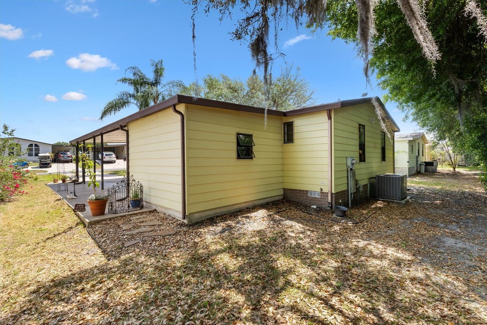 1639 W SCHWARTZ BLVD, THE VILLAGES, FL, 32159
